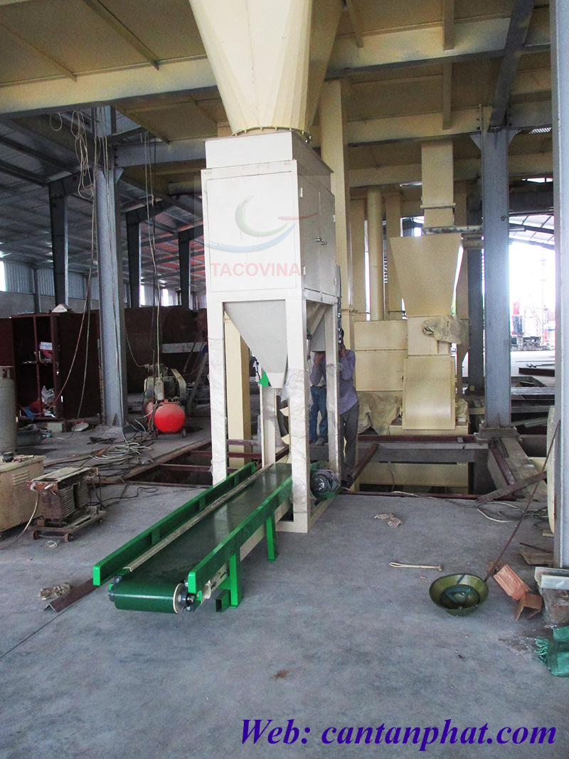 Cân định lượng đóng bao thức ăn chăn nuôi